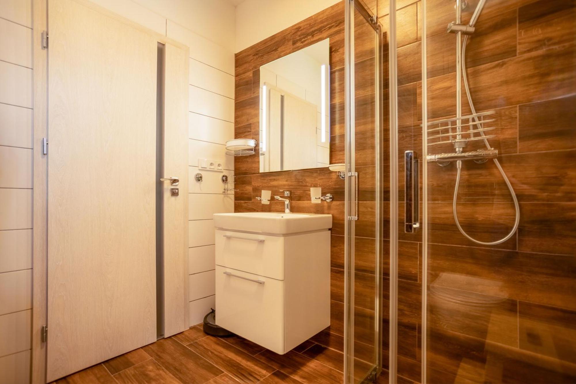 Ski Chalet Klinovec Loučná pod Klínovcem Rom bilde
